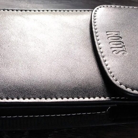 Roots Leather Universal Phone Holster - Picture 5 of 5